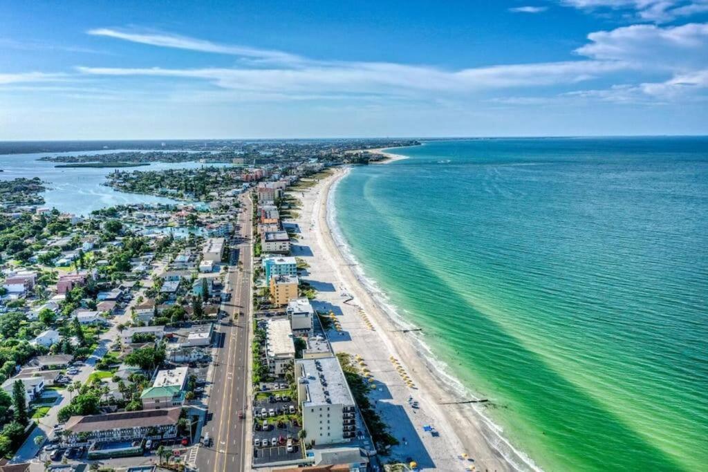 Sunset Beach Suites Of Madeira Beach! Pet Friendly Summer Getaway! Steps To Beach! - Suite 10 St. Pete Beach Eksteriør bilde