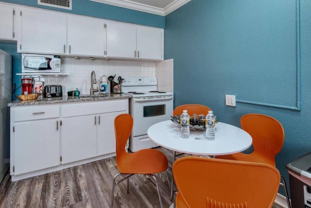Sunset Beach Suites Of Madeira Beach! Pet Friendly Summer Getaway! Steps To Beach! - Suite 10 St. Pete Beach Eksteriør bilde