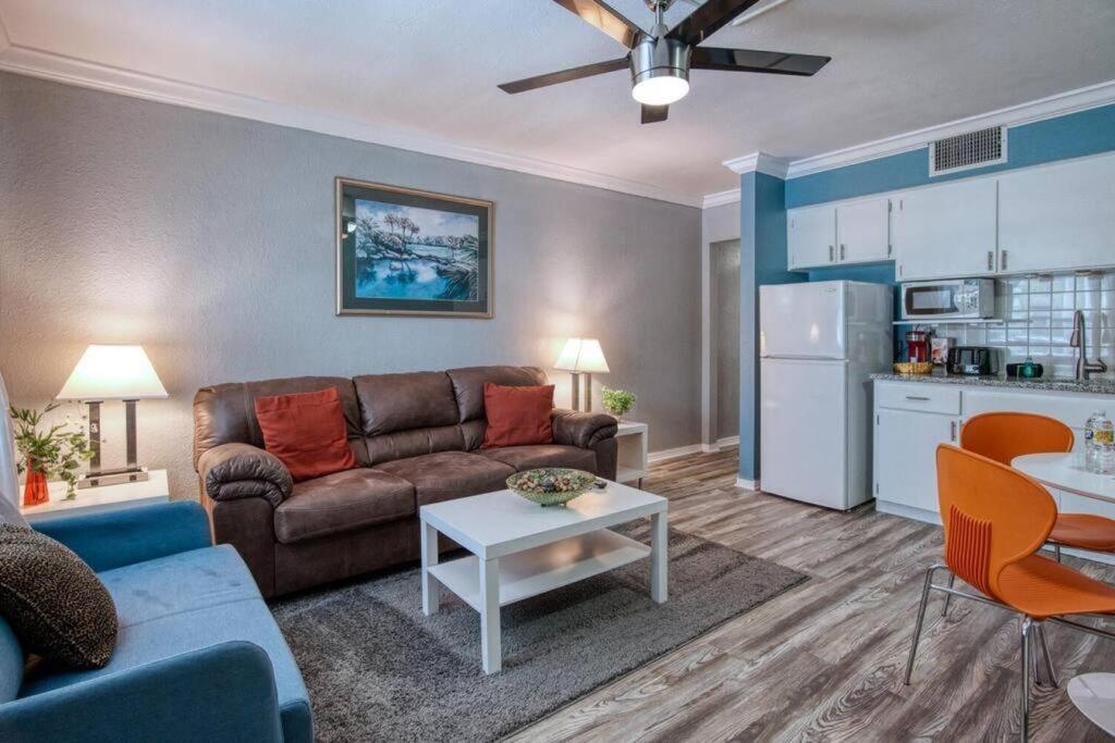 Sunset Beach Suites Of Madeira Beach! Pet Friendly Summer Getaway! Steps To Beach! - Suite 10 St. Pete Beach Eksteriør bilde