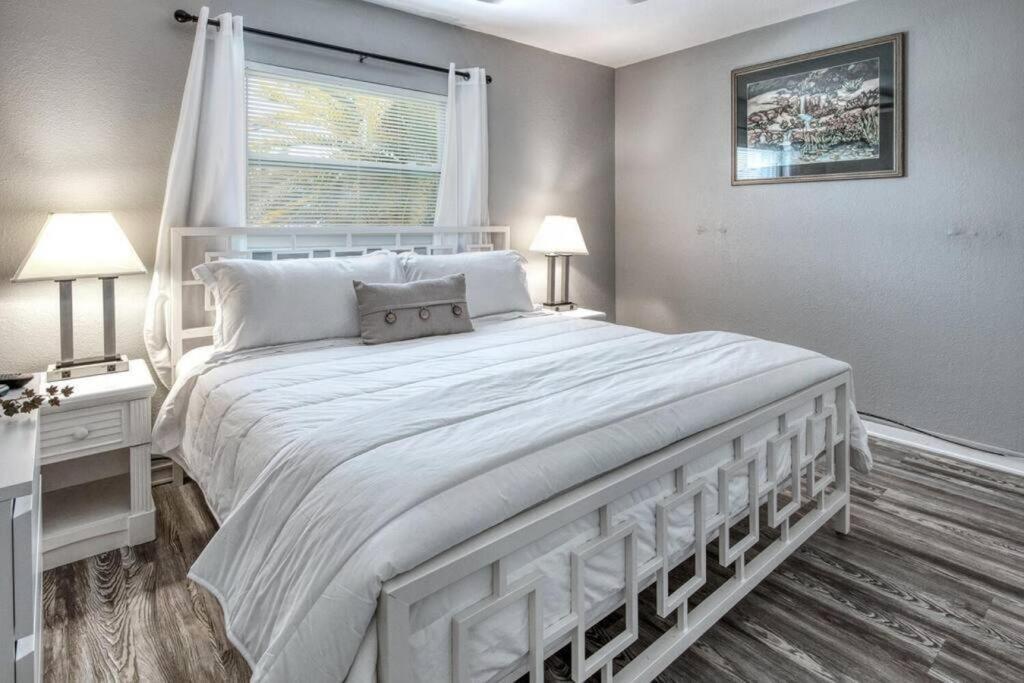 Sunset Beach Suites Of Madeira Beach! Pet Friendly Summer Getaway! Steps To Beach! - Suite 10 St. Pete Beach Eksteriør bilde
